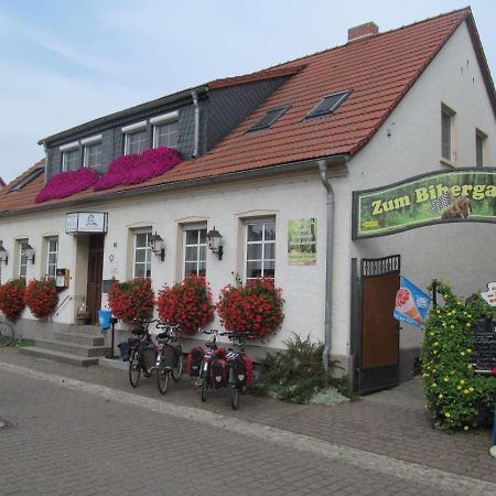 Gasthaus Und Pension Zum Biber Steckby Luaran gambar