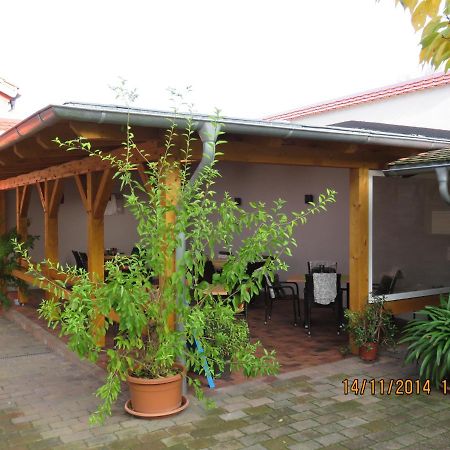 Gasthaus Und Pension Zum Biber Steckby Luaran gambar
