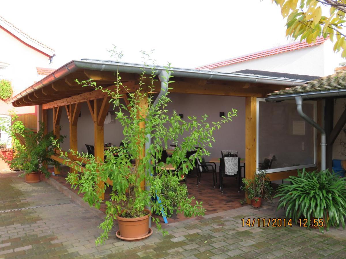 Gasthaus Und Pension Zum Biber Steckby Luaran gambar
