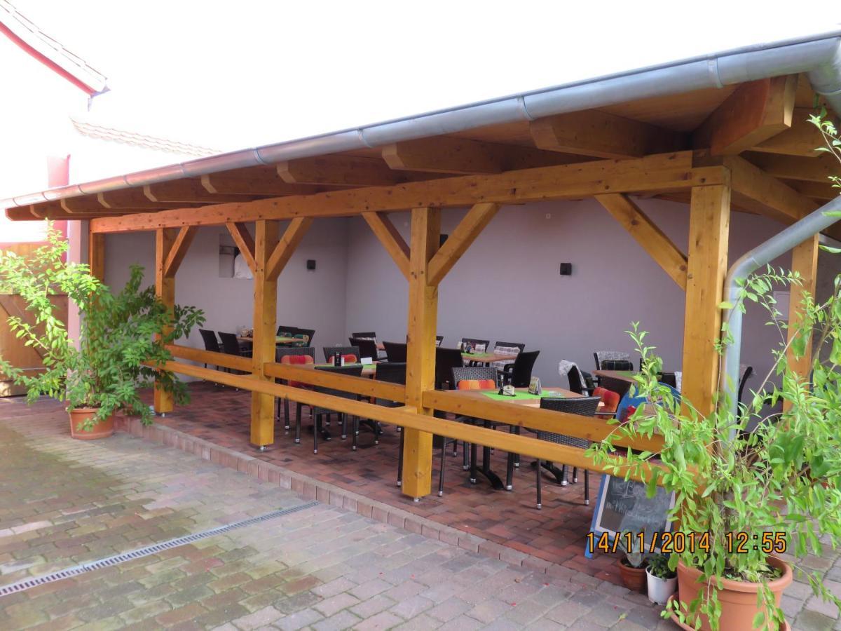 Gasthaus Und Pension Zum Biber Steckby Luaran gambar