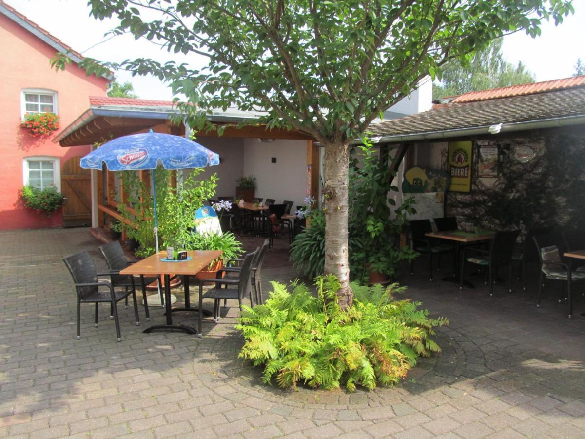 Gasthaus Und Pension Zum Biber Steckby Luaran gambar