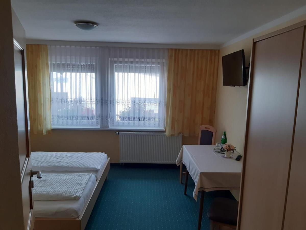 Gasthaus Und Pension Zum Biber Steckby Luaran gambar