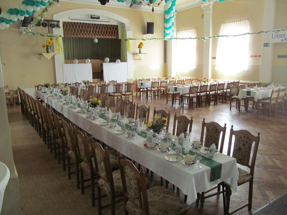 Gasthaus Und Pension Zum Biber Steckby Luaran gambar