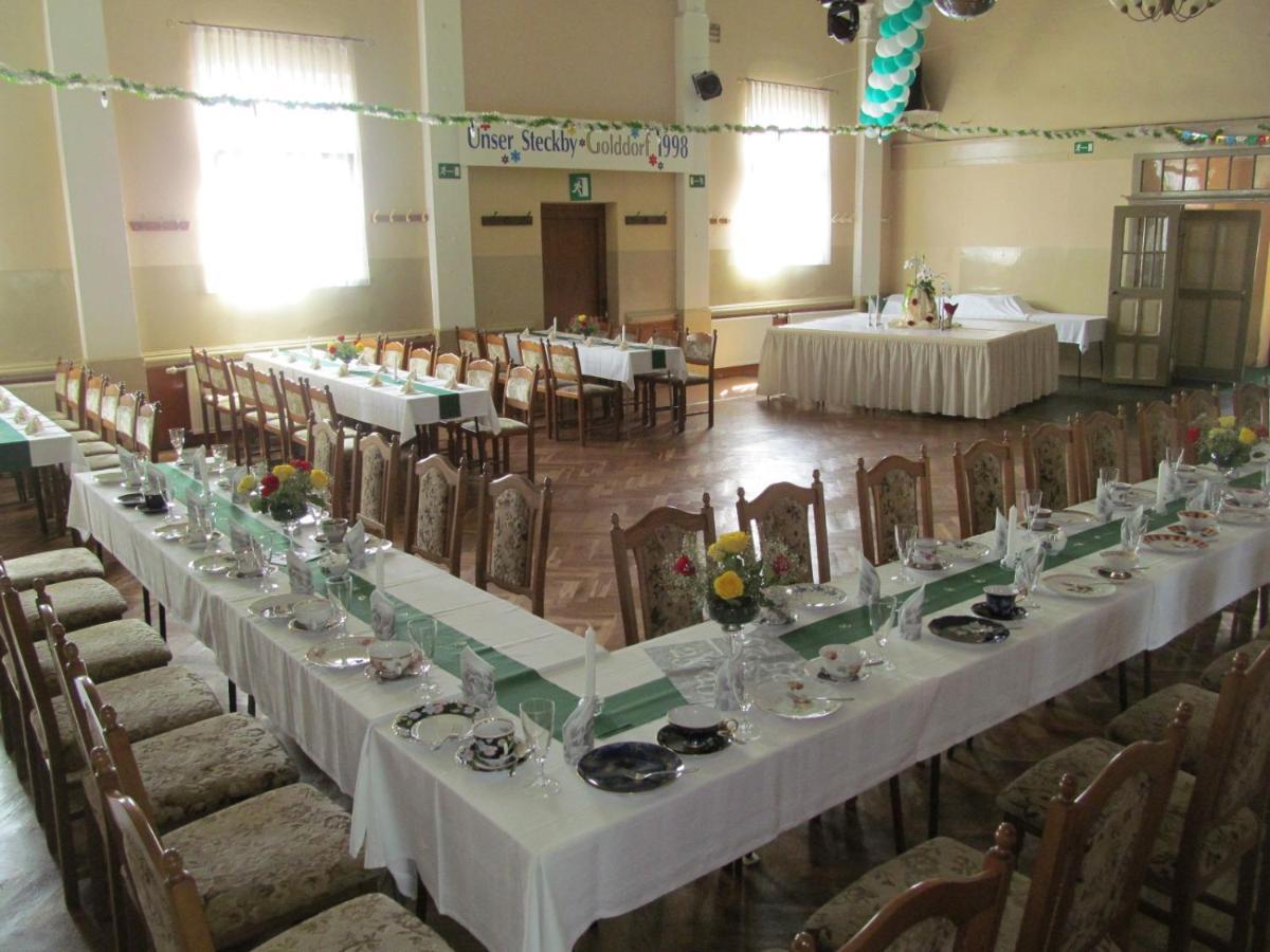 Gasthaus Und Pension Zum Biber Steckby Luaran gambar